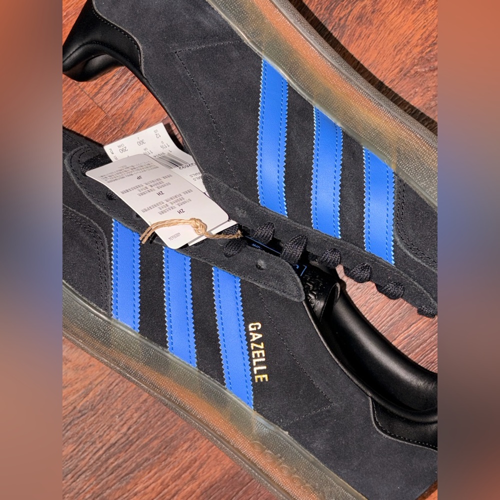 Adidas size 12 - Picture 2 of 14
